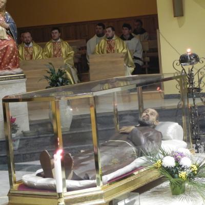 4 martie: Oneşti: Comemorarea naşterii pentru cer a fratelui Ieremia Valahul