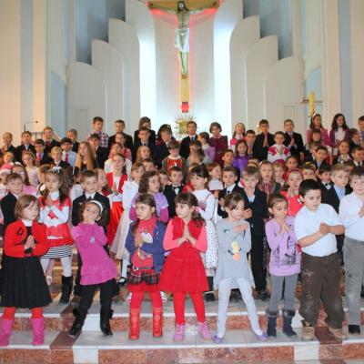 8 martie: Tămăşeni: Un gând de recunoştinţă pentru mama