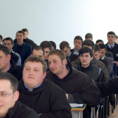 10 martie: Roman: Simpozionul internaţional de filosofie "Itinerarii metafizice"