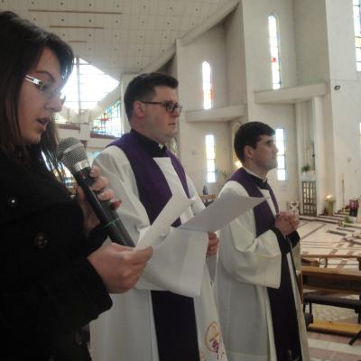 18 martie: Bacău: Liceeni pe Calea sfintei cruci pentru viaţă