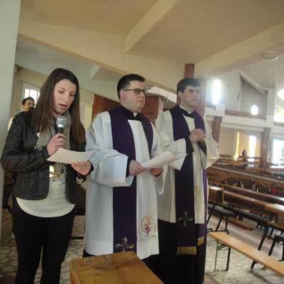 18 martie: Bacău: Liceeni pe Calea sfintei cruci pentru viaţă