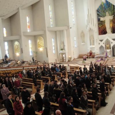 18 martie: Bacău: Liceeni pe Calea sfintei cruci pentru viaţă