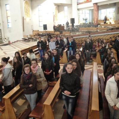 18 martie: Bacău: Liceeni pe Calea sfintei cruci pentru viaţă