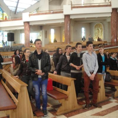 18 martie: Bacău: Liceeni pe Calea sfintei cruci pentru viaţă