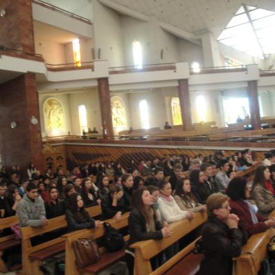 18 martie: Bacău: Liceeni pe Calea sfintei cruci pentru viaţă