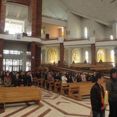 18 martie: Bacău: Liceeni pe Calea sfintei cruci pentru viaţă