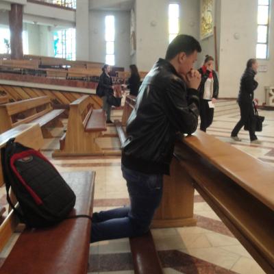 18 martie: Bacău: Liceeni pe Calea sfintei cruci pentru viaţă
