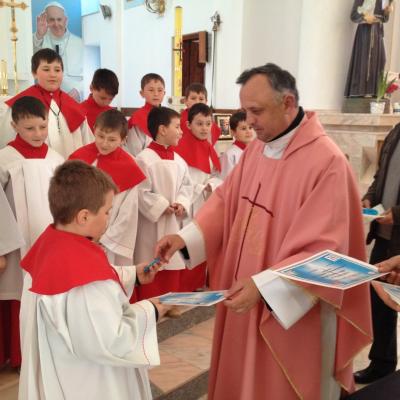 30 martie: Iugani: Un nou entuziasm în rândurile ministranţilor