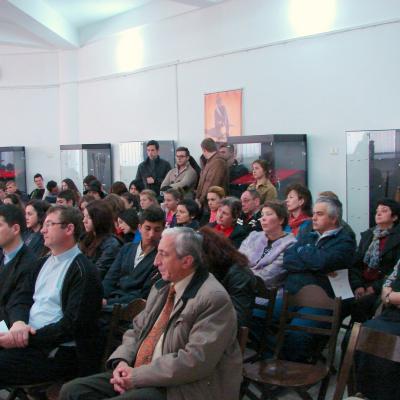 3 aprilie: Bacău: Conferinţa ştiinţifică "Ouăle de Paşti la români"