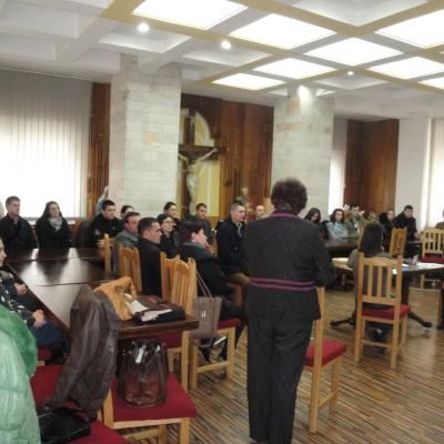 12 aprilie: Bacău (centru): Încheierea primului curs pentru logodnici