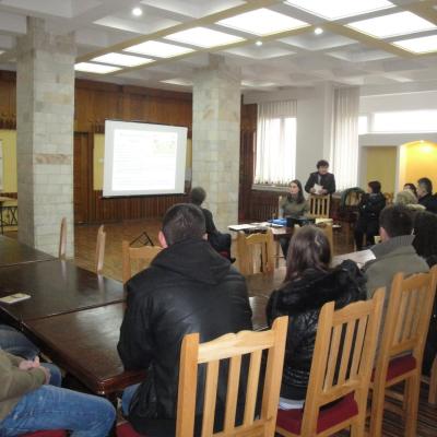 12 aprilie: Bacău (centru): Încheierea primului curs pentru logodnici