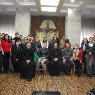 12 aprilie: Bacău (centru): Încheierea primului curs pentru logodnici