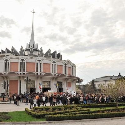 13 aprilie: Iaşi: Duminica Floriilor, pentru toţi cei cu suflet tânăr