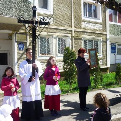 13 aprilie: Moineşti: Floriile, o primăvară în suflet