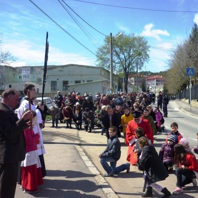 13 aprilie: Moineşti: Floriile, o primăvară în suflet