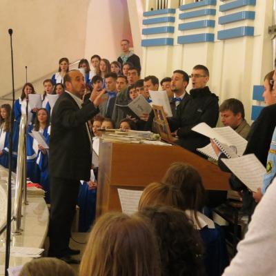 13 aprilie: Iaşi: Duminica Floriilor, pentru toţi cei cu suflet tânăr