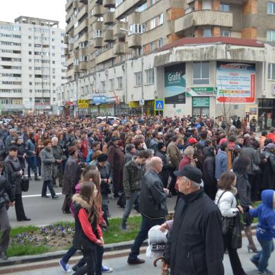 13 aprilie: Bacău: Ziua Tineretului