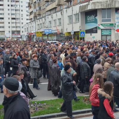 13 aprilie: Bacău: Ziua Tineretului