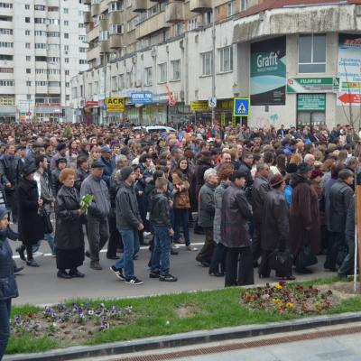 13 aprilie: Bacău: Ziua Tineretului