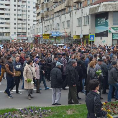 13 aprilie: Bacău: Ziua Tineretului