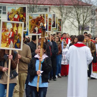 13 aprilie: Bacău: Ziua Tineretului