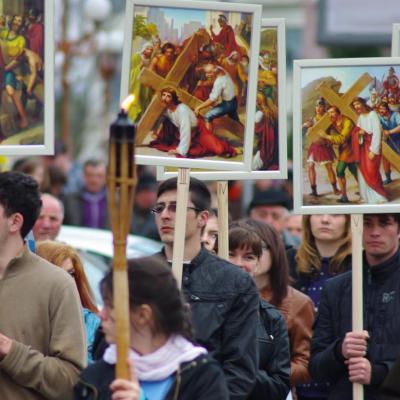 13 aprilie: Bacău: Ziua Tineretului
