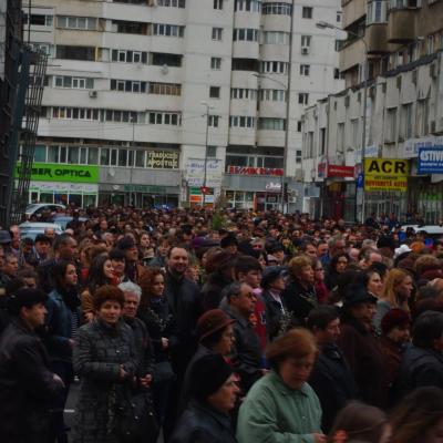 13 aprilie: Bacău: Ziua Tineretului