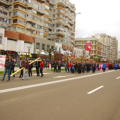 13 aprilie: Bacău: Ziua Tineretului
