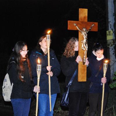 15 aprilie: Iaşi: Calea crucii pe Dealul Cetăţuia