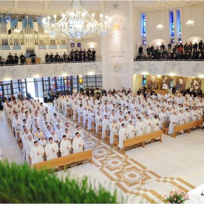 17 aprilie: Iaşi: Liturghia crismei