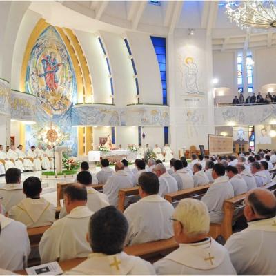 17 aprilie: Iaşi: Liturghia crismei
