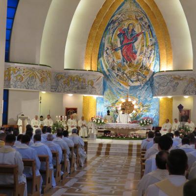 17 aprilie: Iaşi: Liturghia crismei