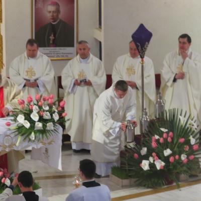 17 aprilie: Iaşi: Liturghia crismei