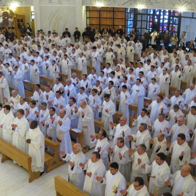 17 aprilie: Iaşi: Liturghia crismei