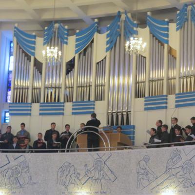 17 aprilie: Iaşi: Liturghia crismei