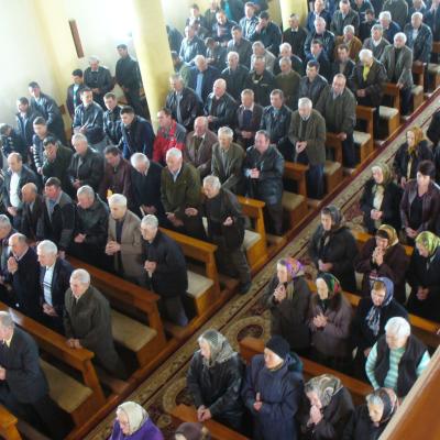 17-21 aprilie: Ciugheş: Sărbătoare Paştelui