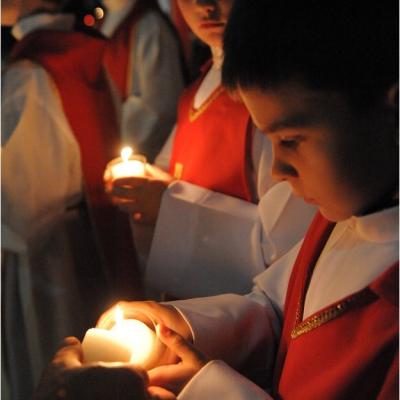 20 aprilie: Iaşi: Liturghia şi procesiunea din Noaptea Învierii