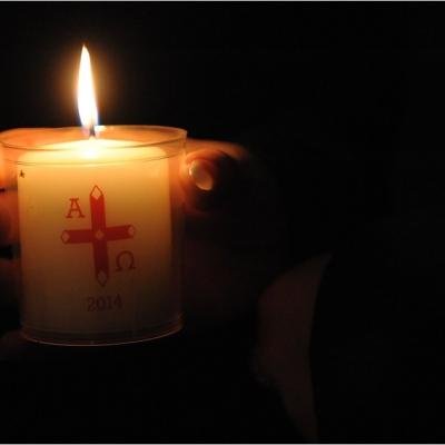 20 aprilie: Iaşi: Liturghia şi procesiunea din Noaptea Învierii