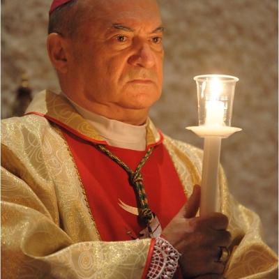 20 aprilie: Iaşi: Liturghia şi procesiunea din Noaptea Învierii