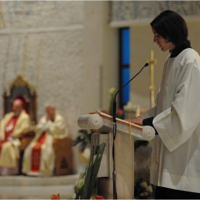 20 aprilie: Iaşi: Liturghia şi procesiunea din Noaptea Învierii