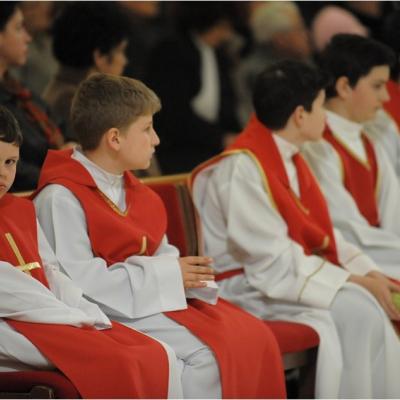 20 aprilie: Iaşi: Liturghia şi procesiunea din Noaptea Învierii