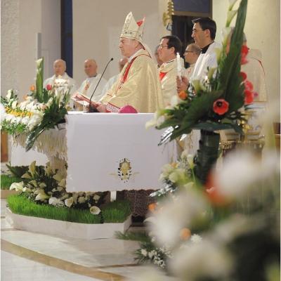 20 aprilie: Iaşi: Liturghia şi procesiunea din Noaptea Învierii