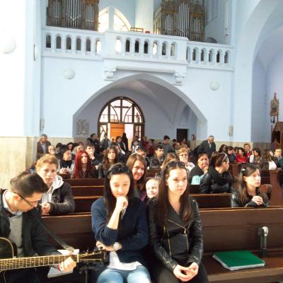 26 aprilie: Cacica: Pelerinajul absolvenţilor de liceu