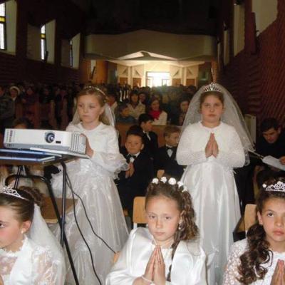 27 aprilie: Gherăeşti: Duminica Divinei Milostiviri