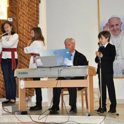27 aprilie: Gherăeşti: Duminica Divinei Milostiviri