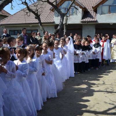 27 aprilie: Satu Nou (BC): Prima Sfântă Împărtăşanie