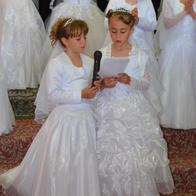 27 aprilie: Satu Nou (BC): Prima Sfântă Împărtăşanie