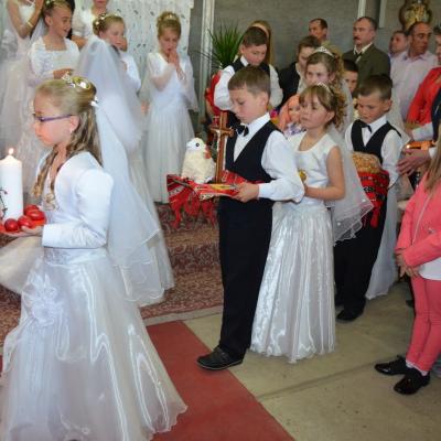 27 aprilie: Satu Nou (BC): Prima Sfântă Împărtăşanie