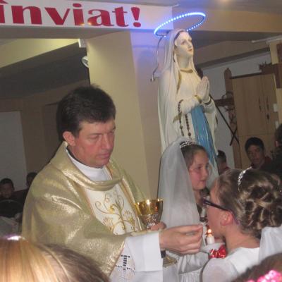 27 aprilie: Satu Nou (BC): Prima Sfântă Împărtăşanie