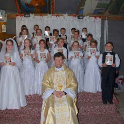 27 aprilie: Satu Nou (BC): Prima Sfântă Împărtăşanie